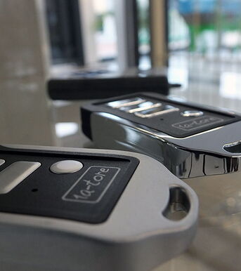 Torbedienungen in Vitrine